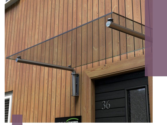 Стеклянные козырьки на входы и фасады в Кстове