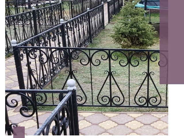Кованые газонные ограждения под ключ в Кстове